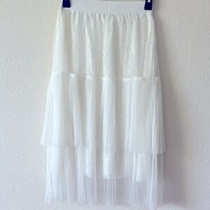 Love+Harmony size L beautiful white skirt. Sexy perfect for summer like new
